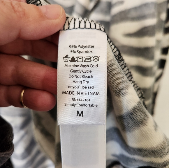 Lularoe/Zebra Print Caroline Cardigan - Picture 3 of 6